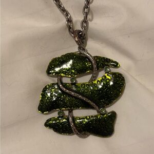 Vintage Green Reptile Like Pendant Necklace